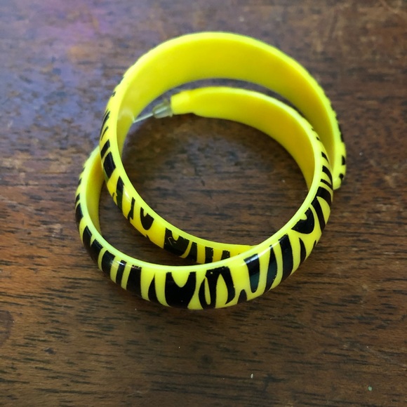 Bright coloured hoops - Picture 3 of 7